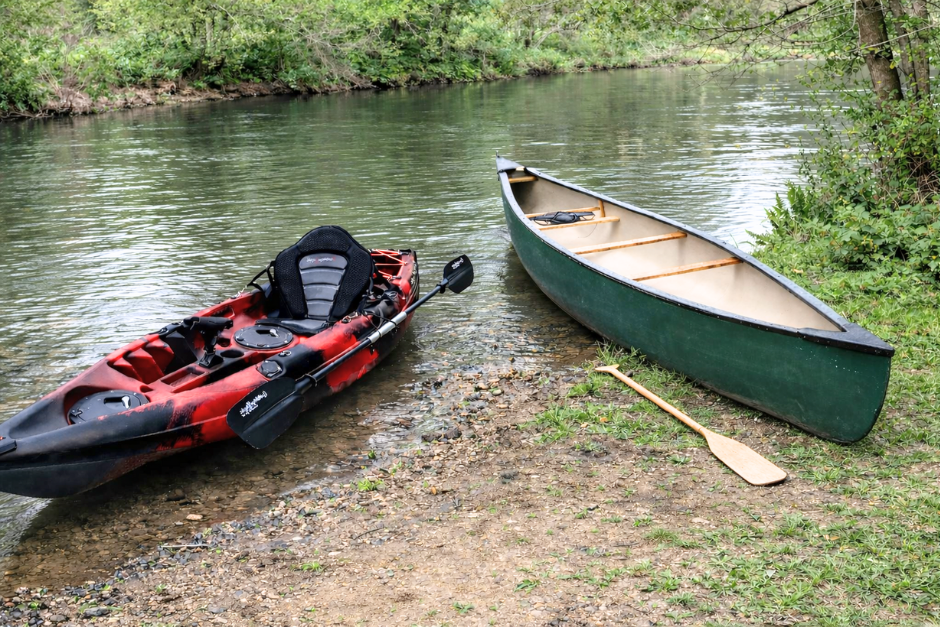 Kayak vs Canoe: What’s the Difference?