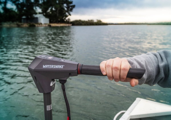 Control on Watersnake PRIME brushless electric outboard motor